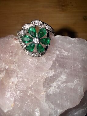 Sterling Silver Emerald green Floral Bypass Ring sz 6